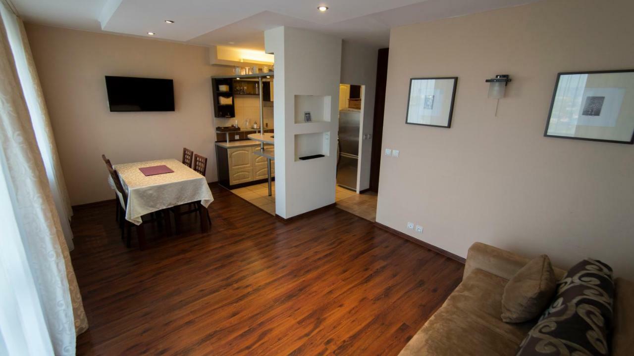 Mieszkanie Na 10 Pietrze Apartment เชียซึน ภายนอก รูปภาพ