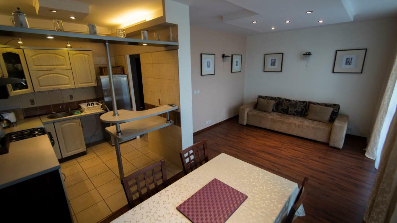 Mieszkanie Na 10 Pietrze Apartment เชียซึน ภายนอก รูปภาพ